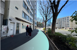 ドトールさんを左手に通り越して、直進してください。
